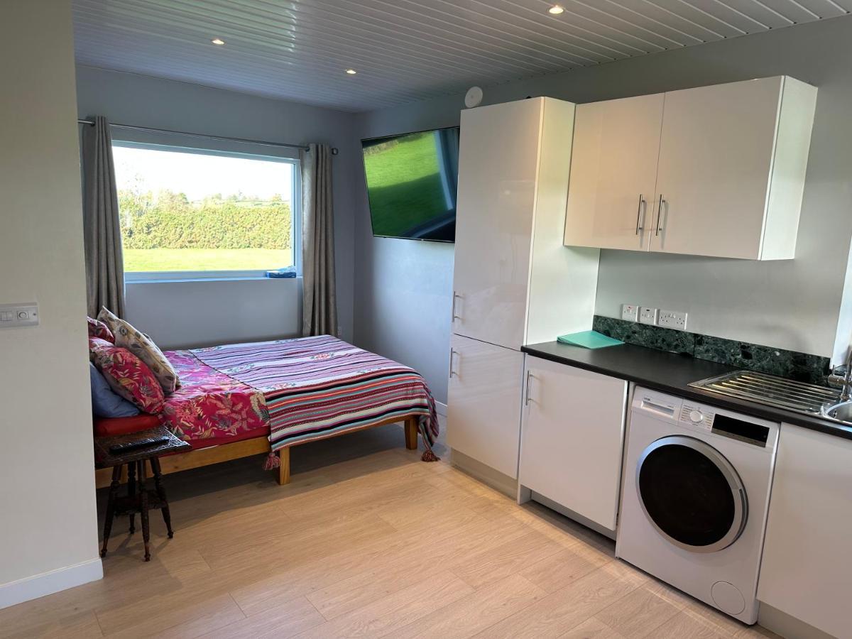 Rural Long Term Accommodation ฮิลล์สโบโร ภายนอก รูปภาพ